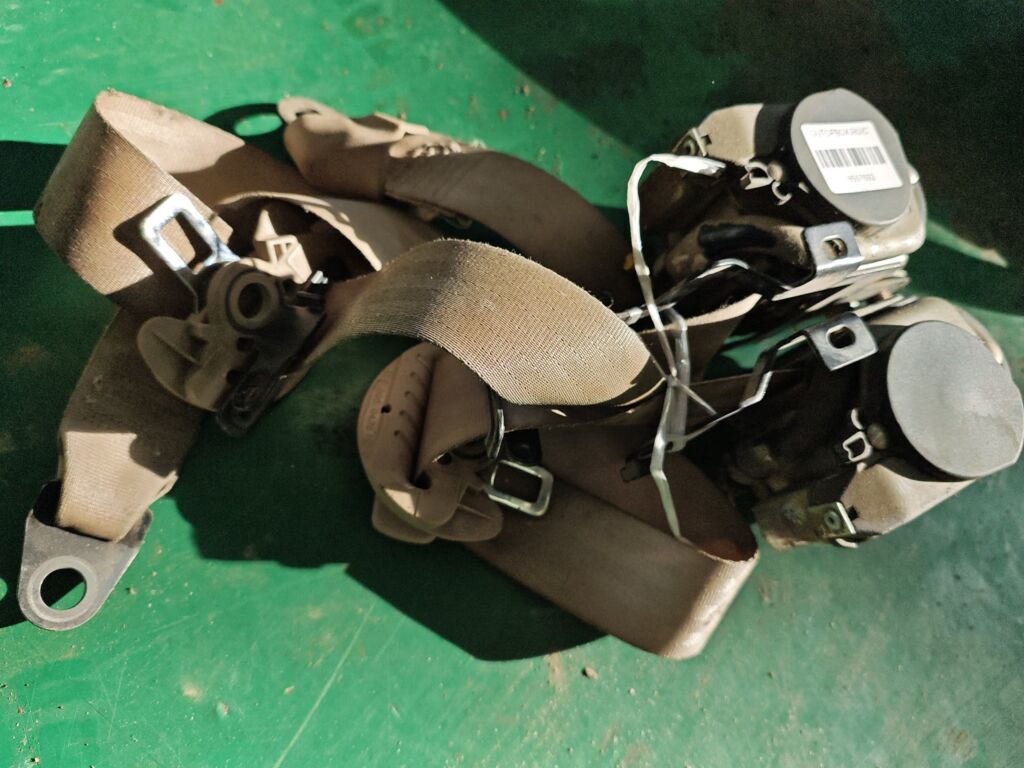 Ремень безопасности на Kia Rio JB G4EE 616233400A  616233600A, Переднее расположение