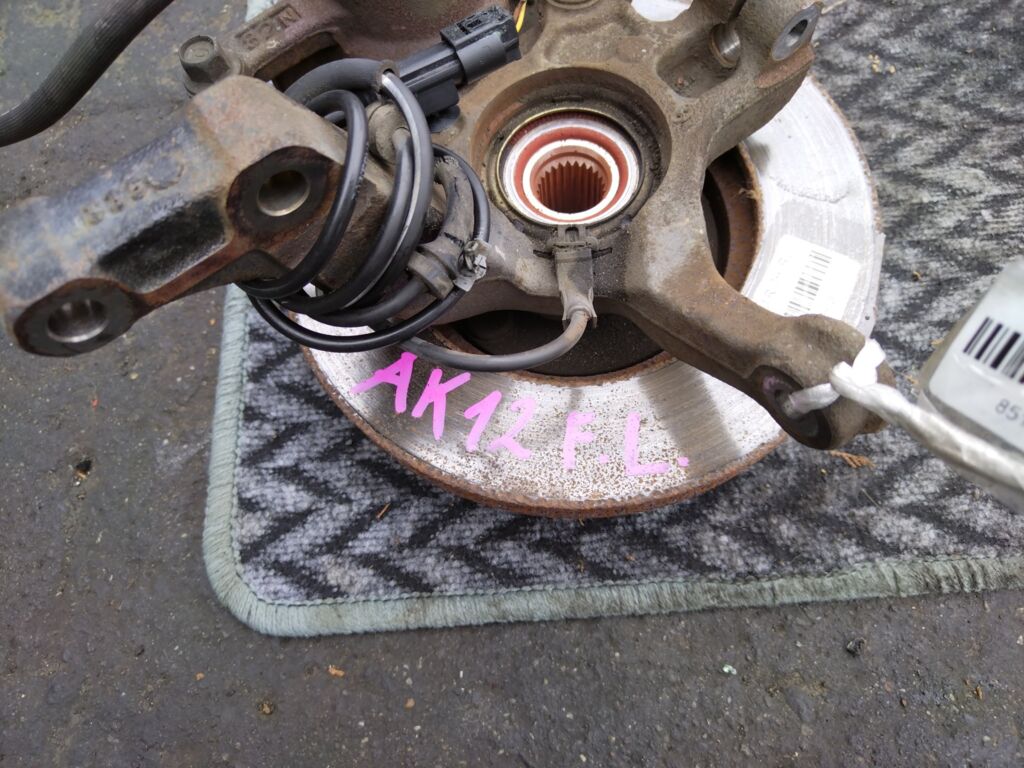 Ступица на Nissan March AK12 CR12DE, Переднее Левое расположение