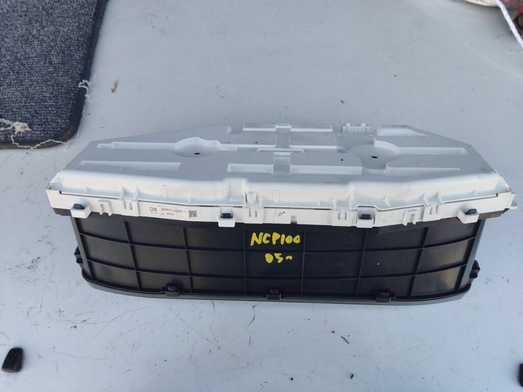 Спидометр на Toyota Ractis NCP100 1NZ-FE 83800-52D80