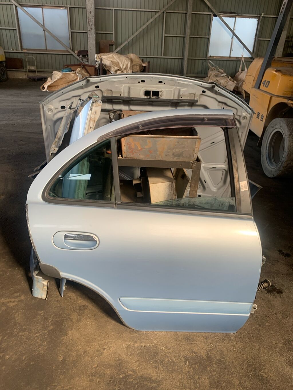 Дверь боковая на Nissan Bluebird Sylphy FG10, Заднее Правое расположение