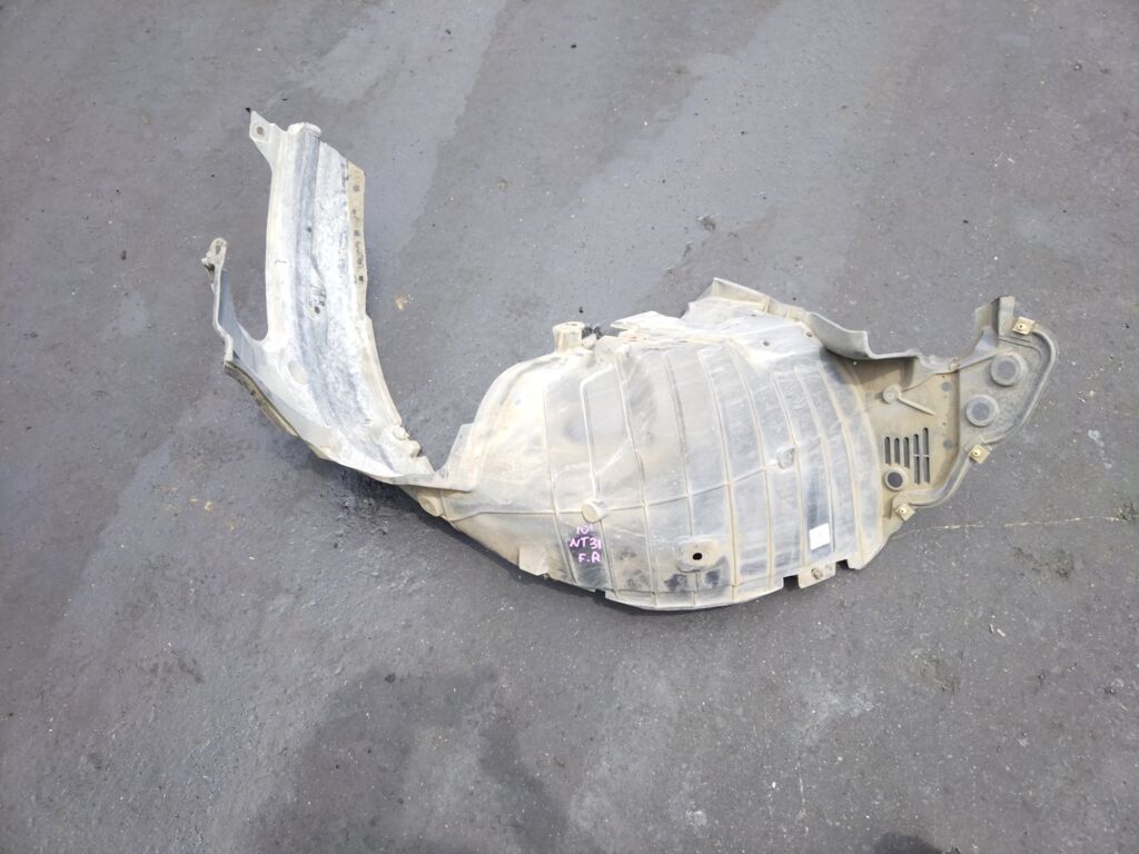 Подкрылок на Nissan X-Trail NT31 MR20DE 63842-JG00A  63840-JG30A, Переднее Правое расположение