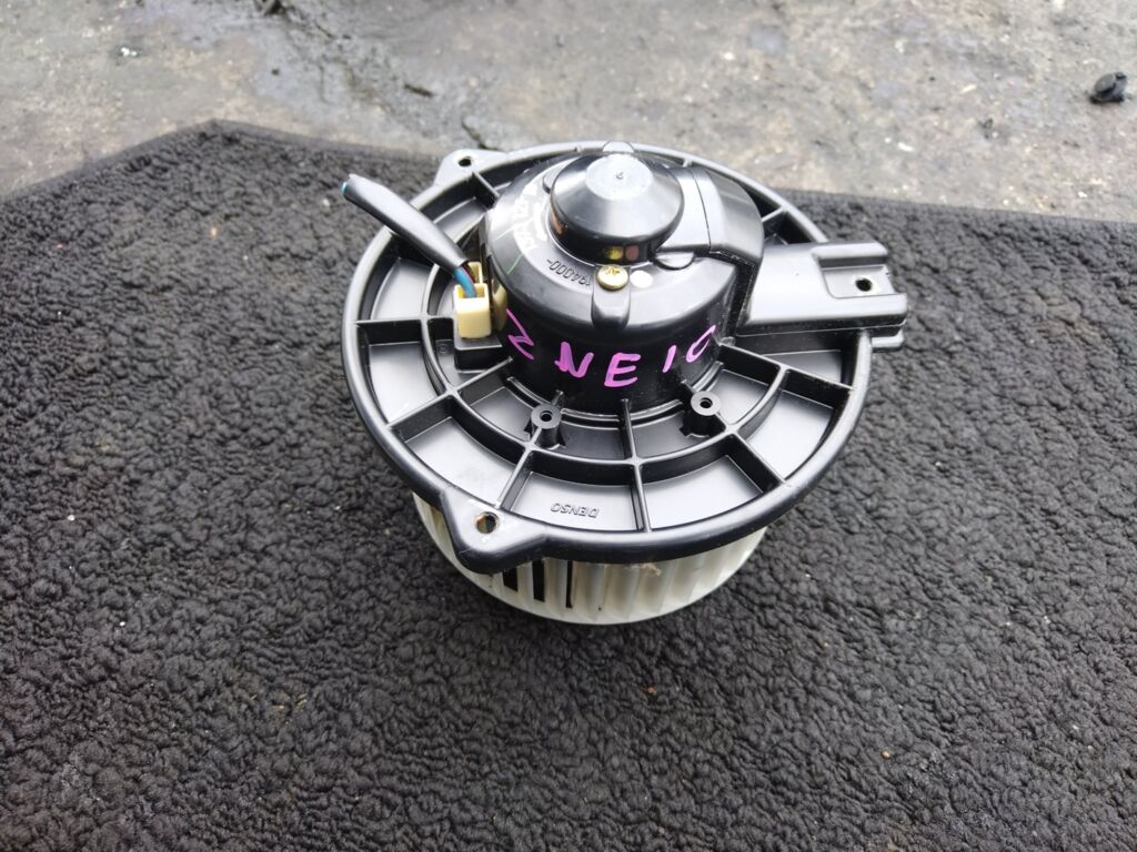 Мотор печки 87103-20120, 87103-20150 на Toyota Wish ZNE10G Фото 2