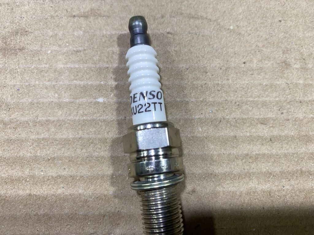 Свеча зажигания XU22TT DENSO XU22TT,9004A91032 на Toyota Lite Ace S402M 3SZ-VE Фото 3