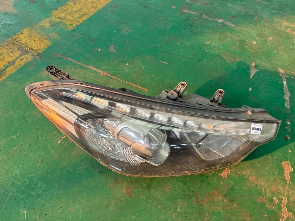 Фара на Kia Cerato YD 92102-2B510, Правое расположение