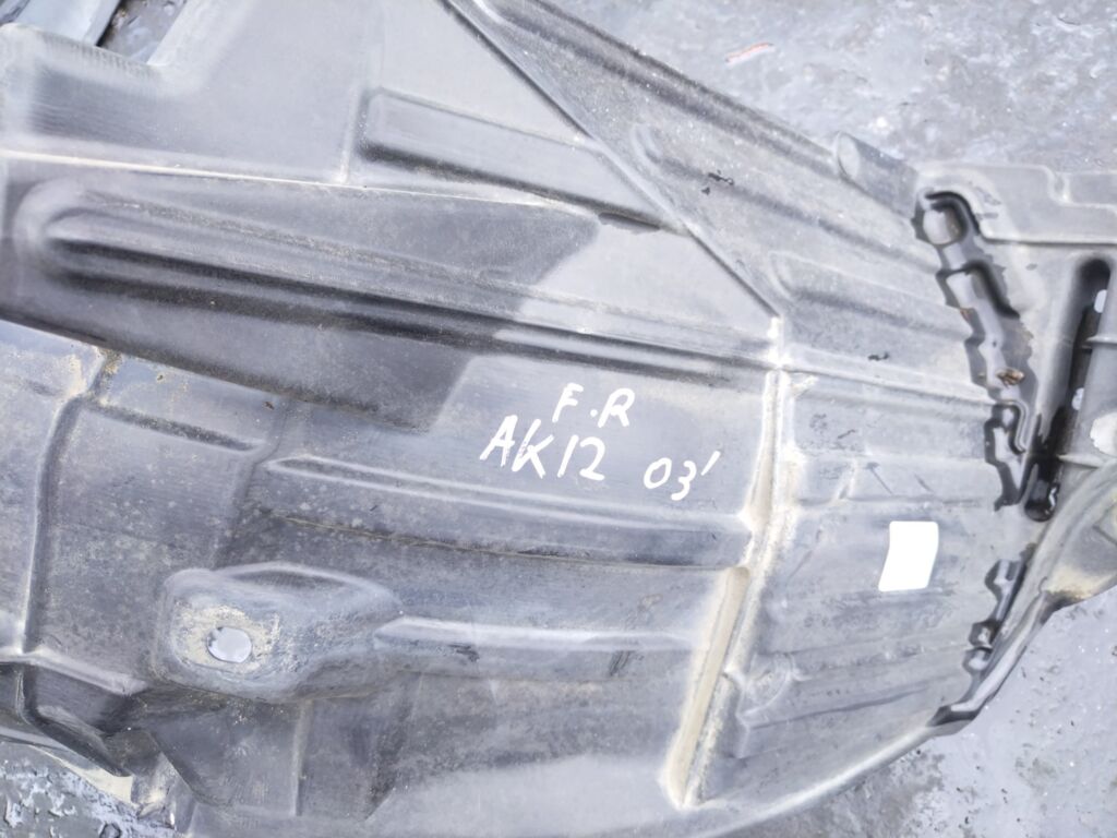 Подкрылок на Nissan March AK12 CR12DE 63842-AX000, Переднее Правое расположение