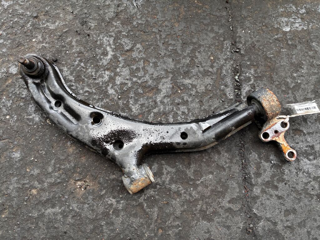 Рычаг на Nissan Wingroad WFY11 QG15DE 54500-4M400  54500-4M401  54500-4M410  54500-4M411  54500-4M500  54500-4M501  54500-WD000  54500-WD001  SH-49067  UQ-075-7540  UQ-075FR-QG10, Переднее Правое расположение