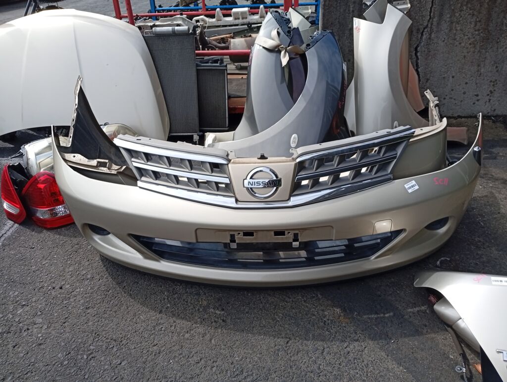 Бампер на Nissan Tiida Latio SC11 Фото 3