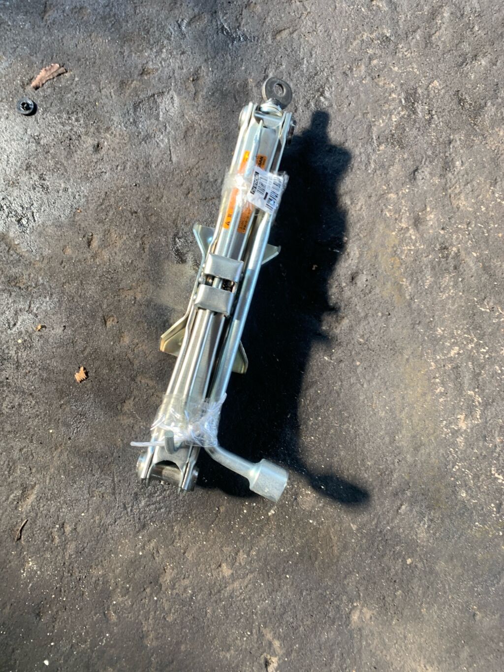 Домкрат на Nissan Teana J31