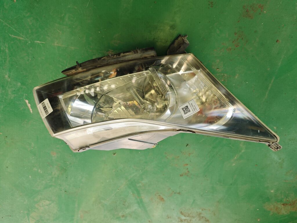 Фара на Chevrolet Cruze J300 100-30074, Правое расположение