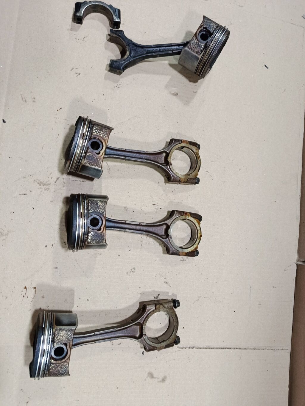 Поршень на Toyota Vista ZZV50 1ZZ-FE Фото 6