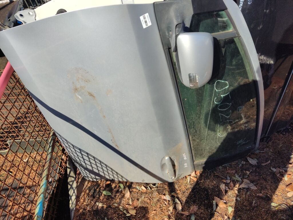 Дверь боковая на Toyota Vitz SCP90, Переднее Левое расположение