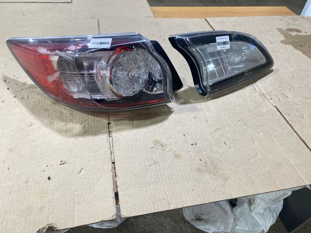 Стоп на Mazda Axela BLEAW P8240, Левое расположение