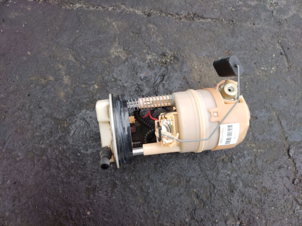 Бензонасос на Nissan Tiida C11 HR15DE