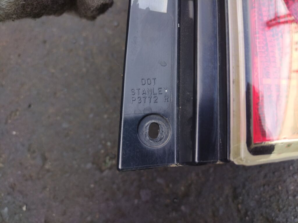 Стоп на Mazda Mpv LW3W P3772, Правое расположение