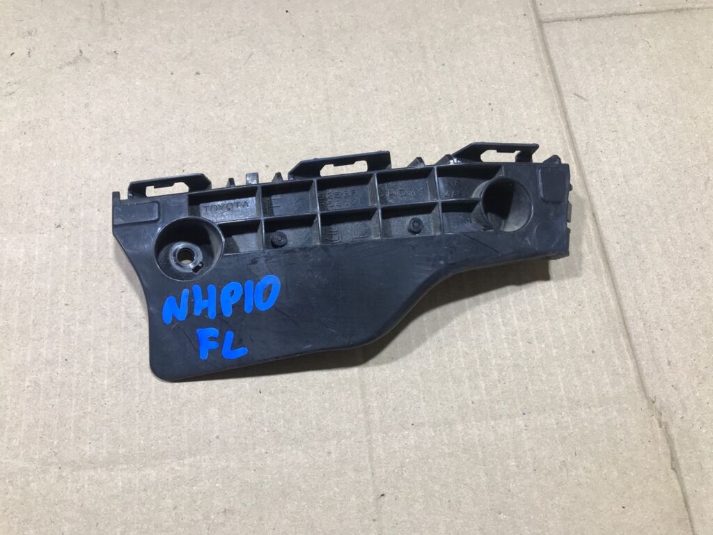 Крепление бампера на Toyota Aqua NHP10 52536-52110, Переднее Левое расположение