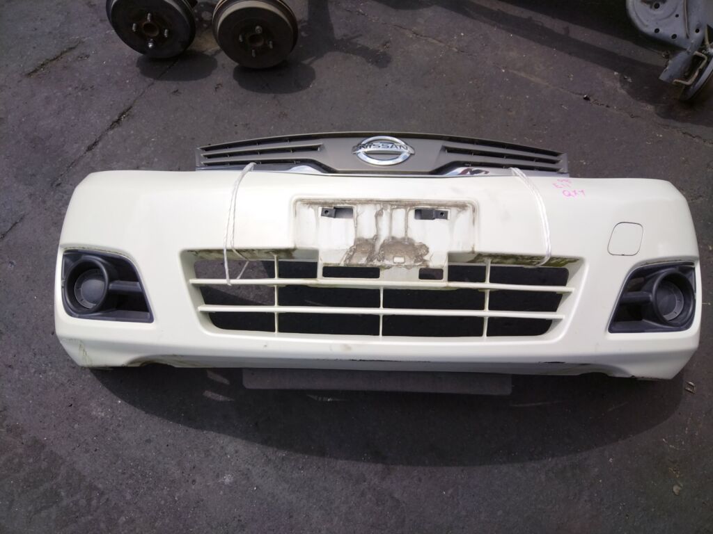 Бампер на Nissan Note E11, Переднее расположение