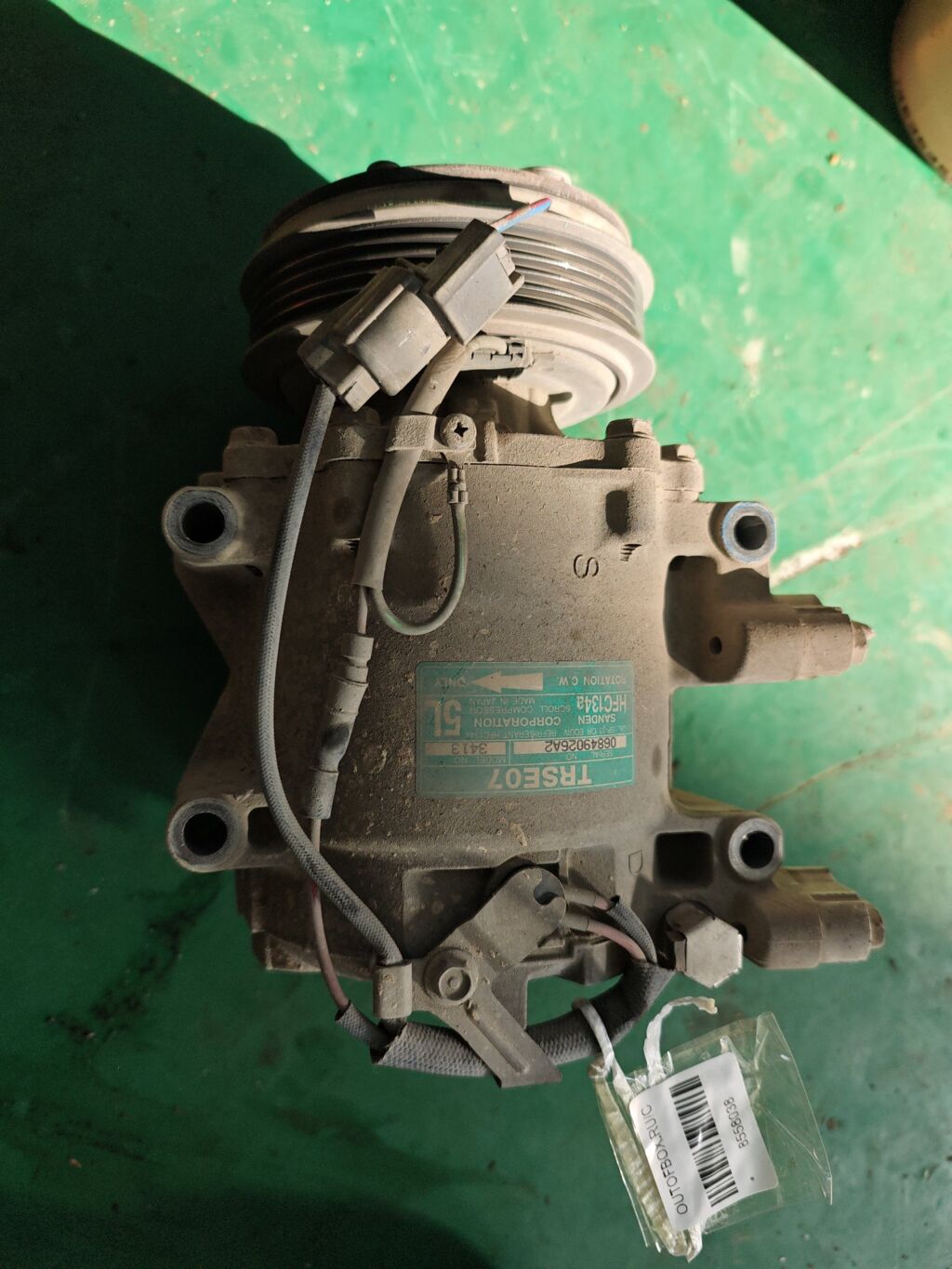 Компрессор кондиционера на Honda Fit GD3 L15A