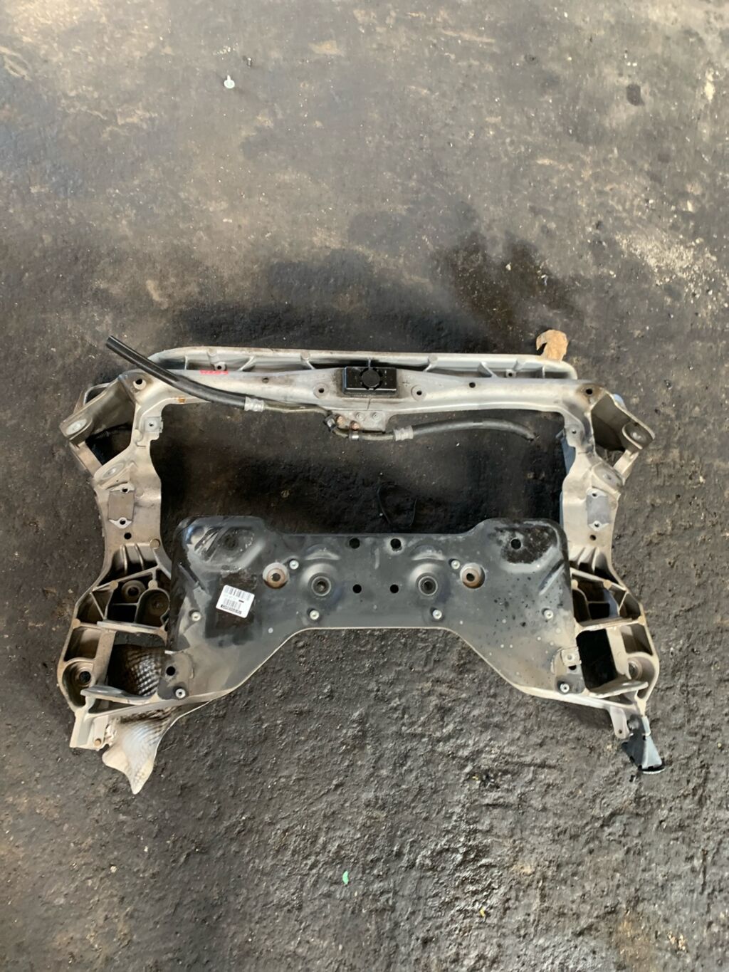 Балка под ДВС на Mercedes-Benz C-Class Station Wagon S203.246 271.946 2035280657  A2036280157  A2036280457  A2036280557  A2036280657, Переднее расположение