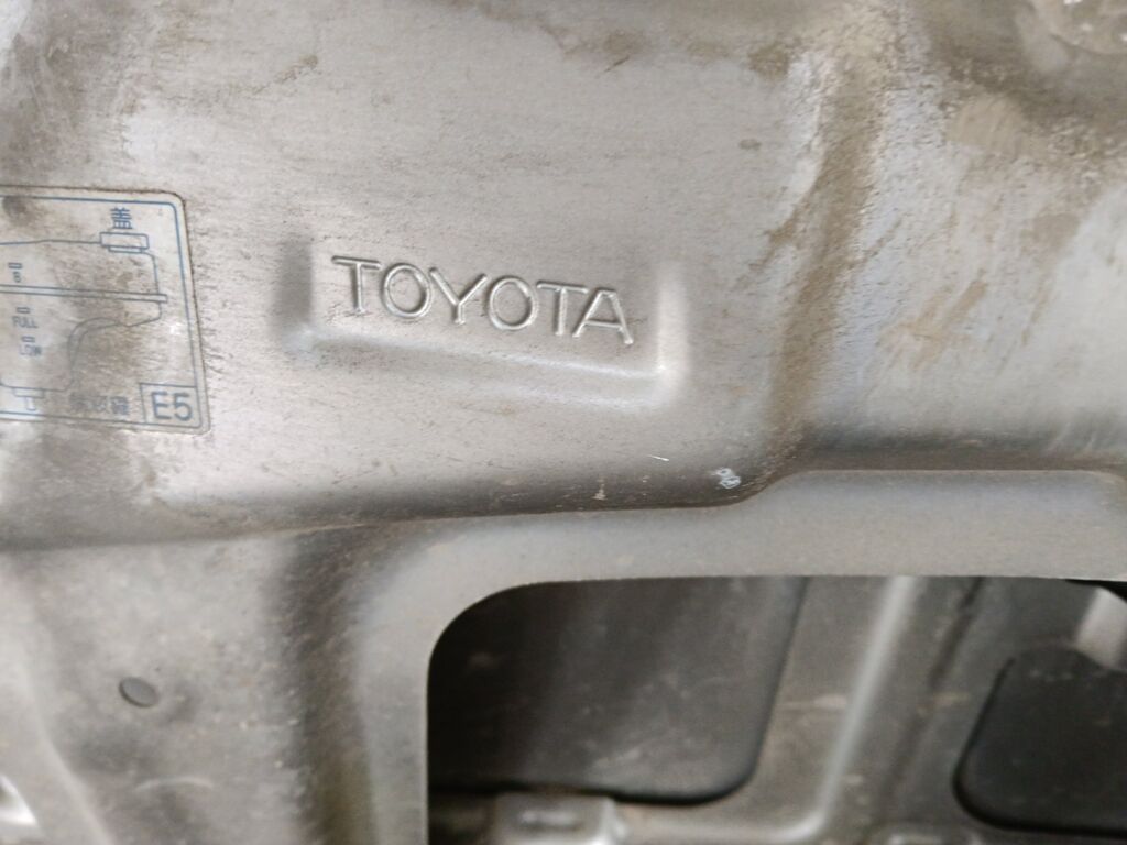Капот на Toyota Corolla ZRE151L Фото 2