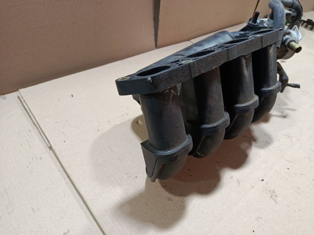 Дроссельная заслонка на Toyota Vista ZZV50 1ZZ-FE Фото 4