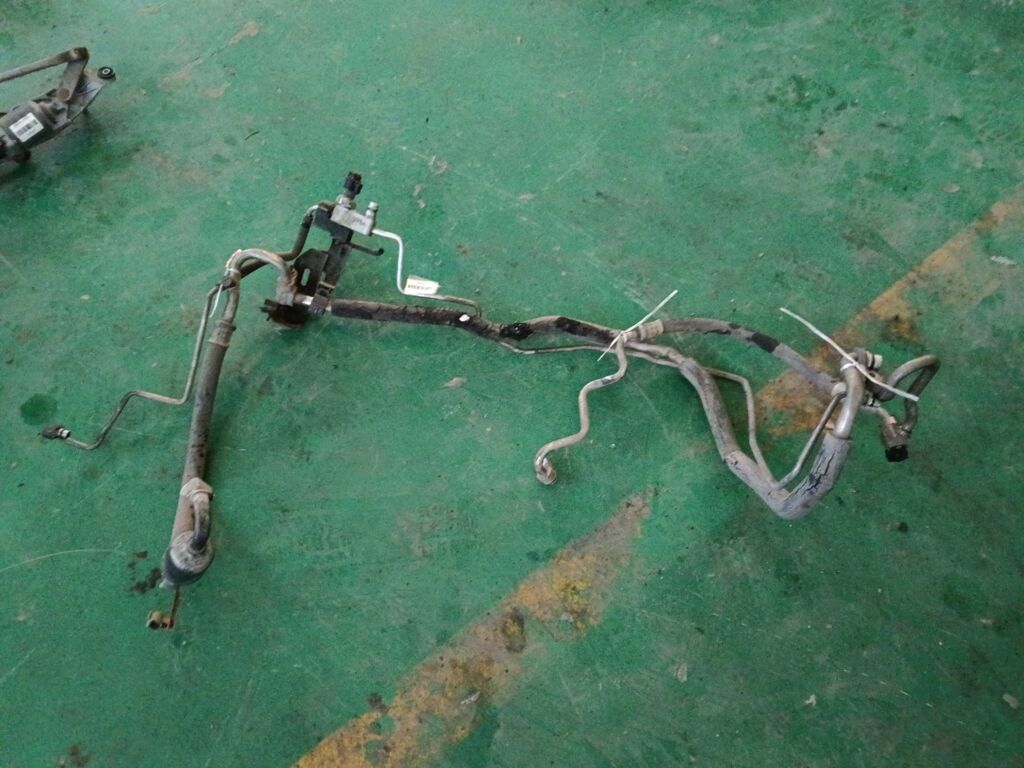 Шланг кондиционера на Toyota Camry ACV40 2AZ-FE