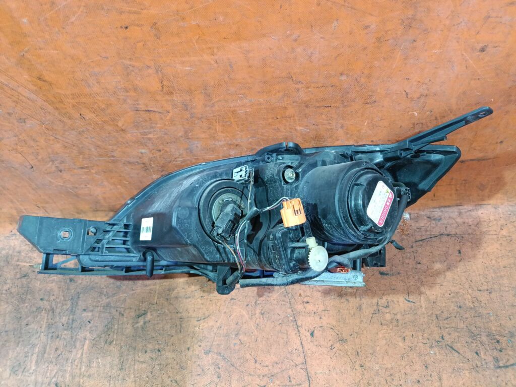Фара на Mazda Axela BK5P P2952, Правое расположение