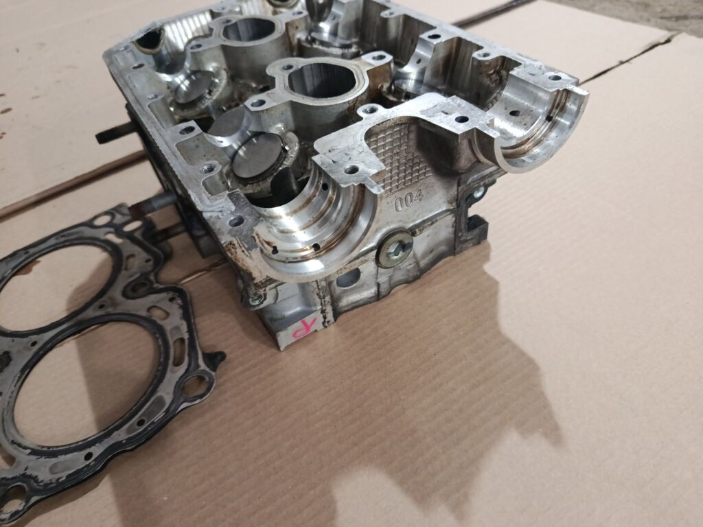 Головка блока цилиндров на Subaru Legacy Wagon BH5 EJ206 Фото 6