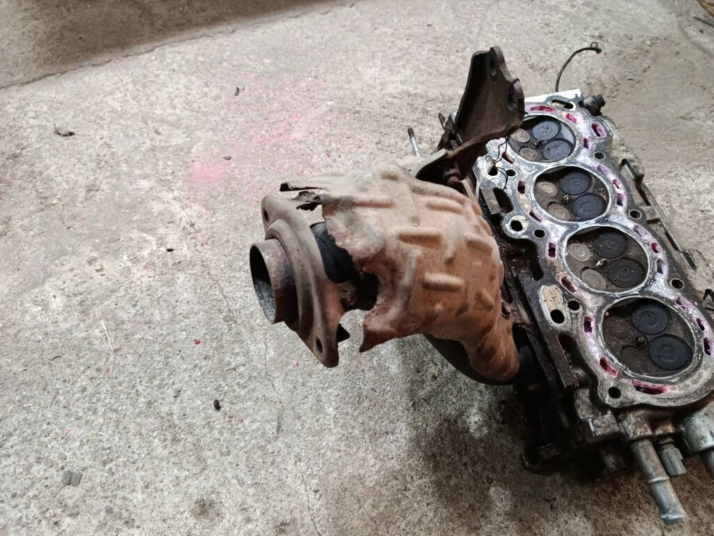 Головка блока цилиндров на Toyota Vista ZZV50 1ZZ-FE Фото 8