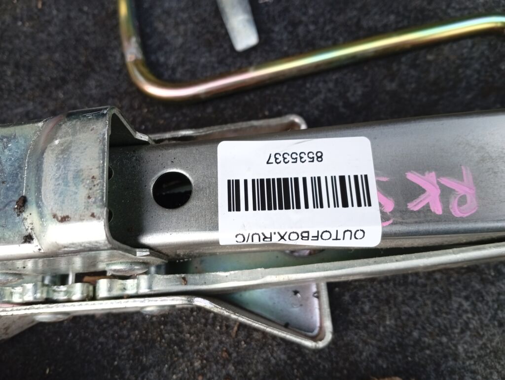 Домкрат на Honda Stepwgn RK5 Фото 2