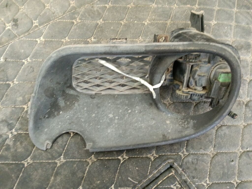 Туманка бамперная на Volkswagen Touareg 7L 02B1713 7L6853664F, Правое расположение