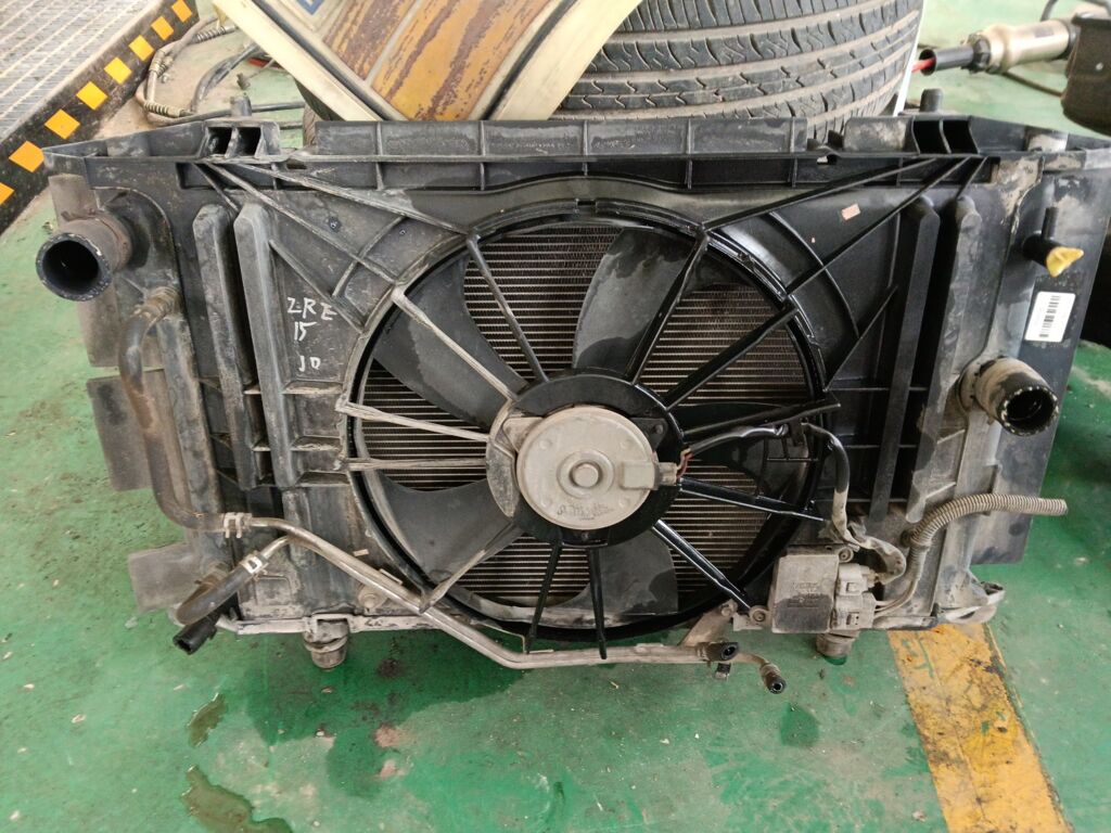 Радиатор ДВС на Toyota Corolla ZRE151L 1ZR-FE