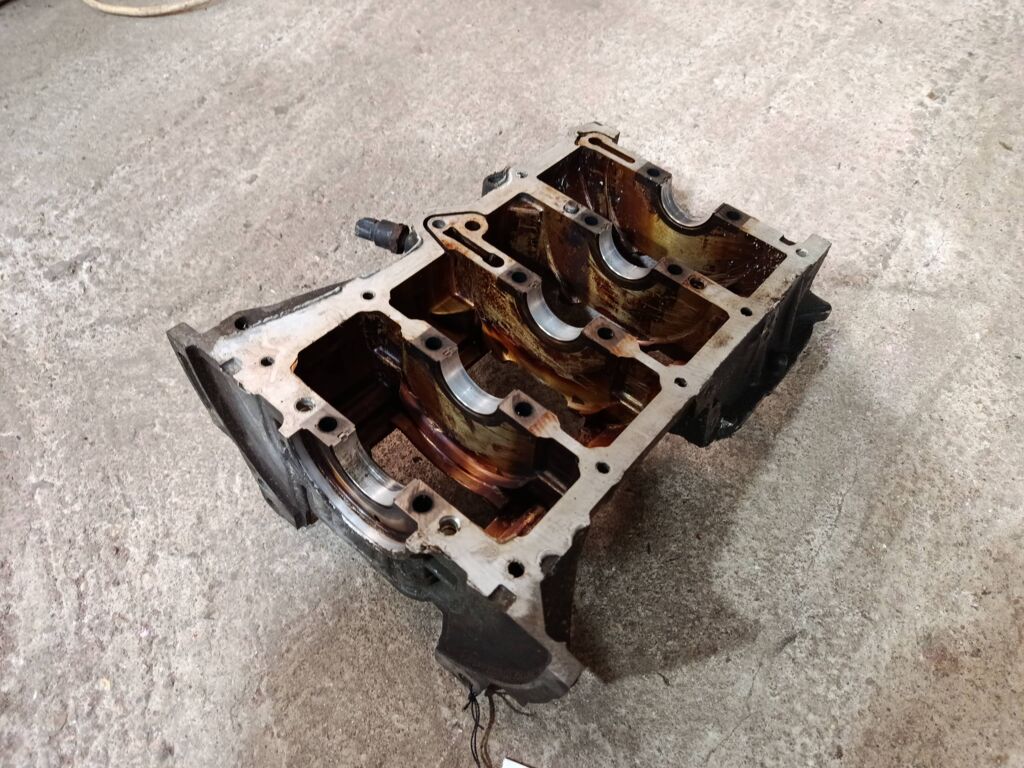 Блок двигателя на Toyota Vista ZZV50 1ZZ-FE