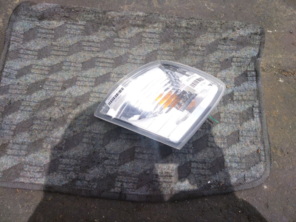 Поворотник к фаре P1002 P1002, на Mazda Demio DW3W Фото 3