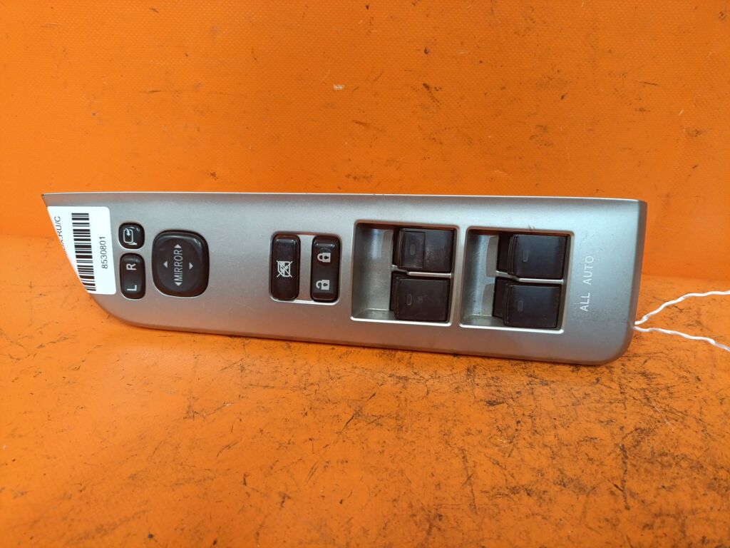 Блок упр-я стеклоподъемниками на Toyota Noah ZRR70G 84040-33080, Переднее Правое расположение