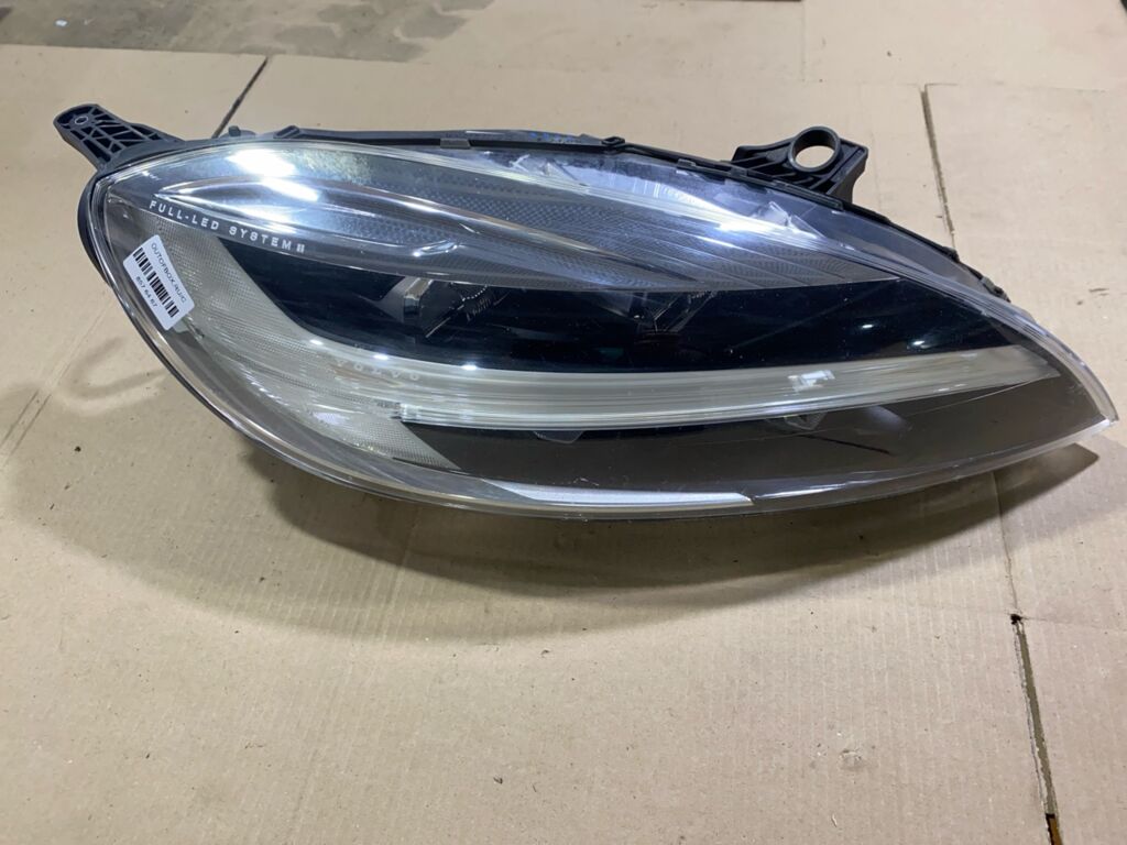 Фара на Volvo V40 MV 31420446, Правое расположение