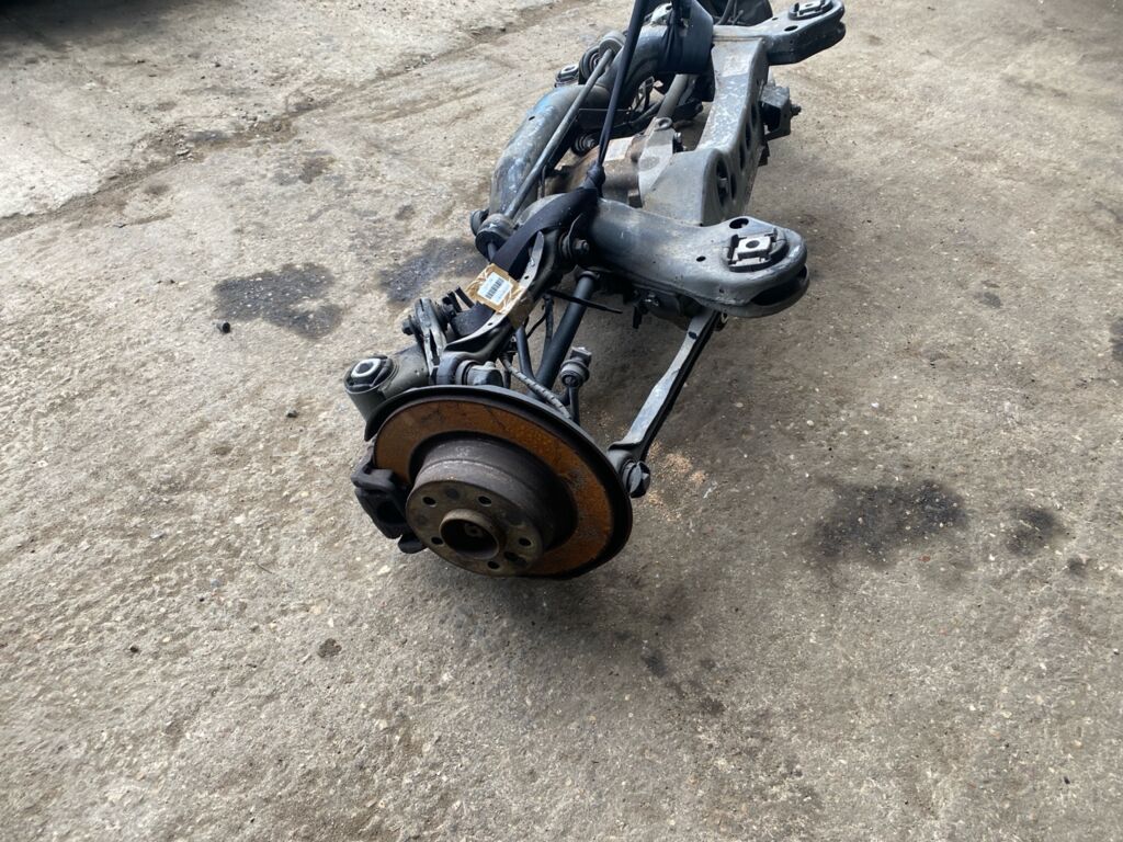 Балка подвески на Bmw 3-Series E90 N46B20 Фото 4
