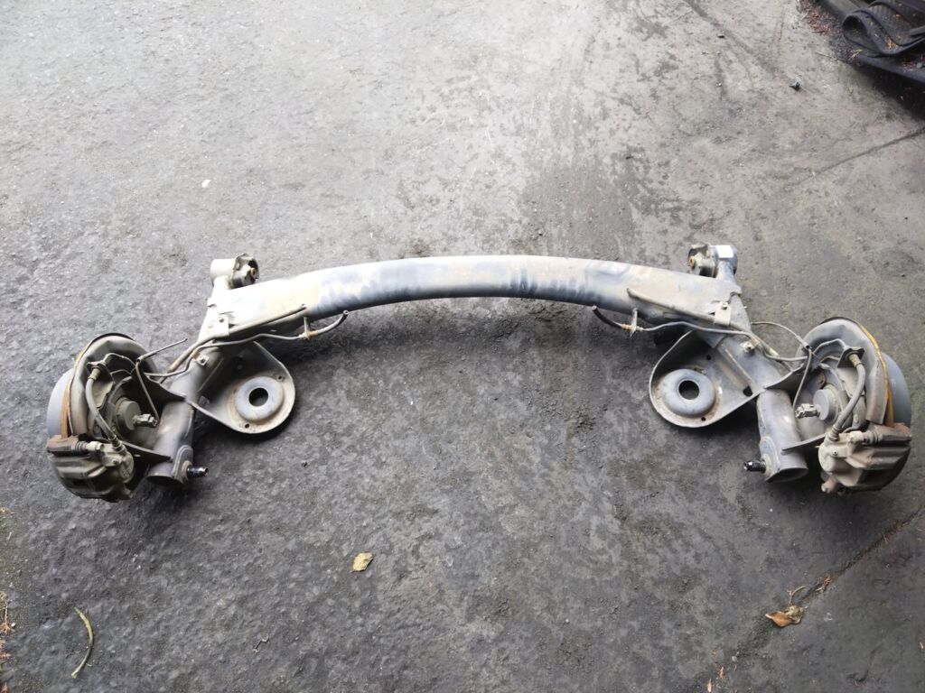 Балка подвески на Toyota Voxy ZRR70G 3ZR-FAE Фото 3