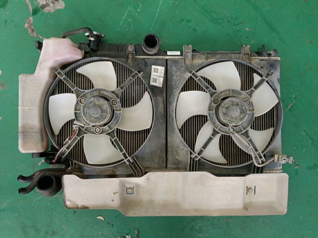 Радиатор ДВС на Subaru Forester SH5 EJ20 45111AG00A  45111AG020  45111AG06A  45111AG07A  45111AJ07A  45119AG00A  45119AG020  45119FG000  45119FG040  45119SC000