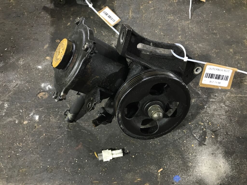 Насос гидроусилителя на Subaru Impreza GC2 EJ15
