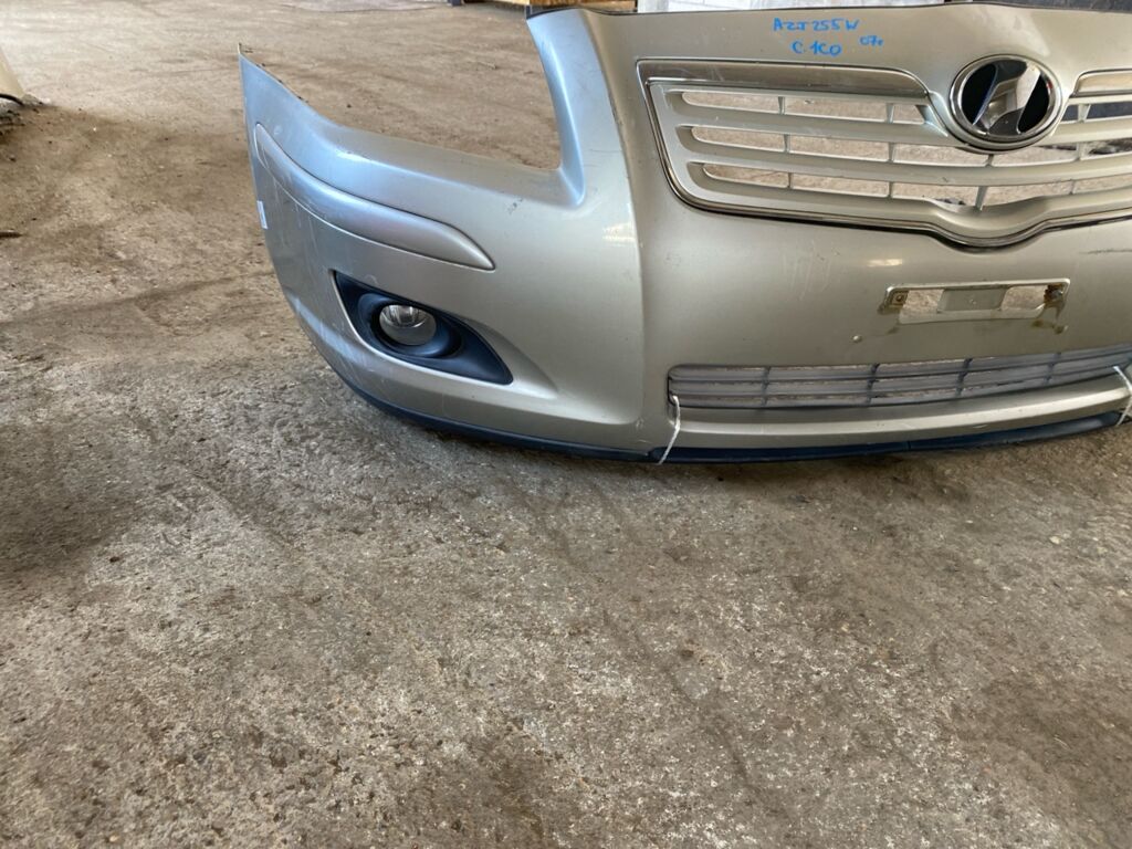 Бампер на Toyota Avensis AZT250 Фото 3