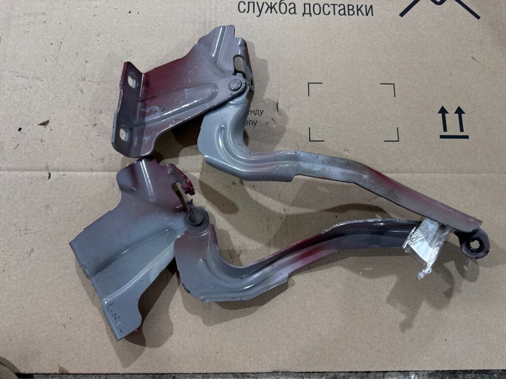 Крепление капота на Nissan Note E12