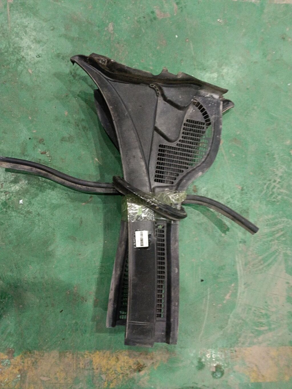 Решетка под лобовое стекло 3T0819416A, 3T1819415A на Skoda Superb 3T Фото 4