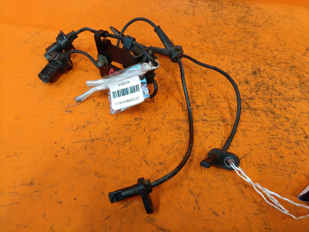 Датчик ABS на Honda Freed GB3, Переднее расположение