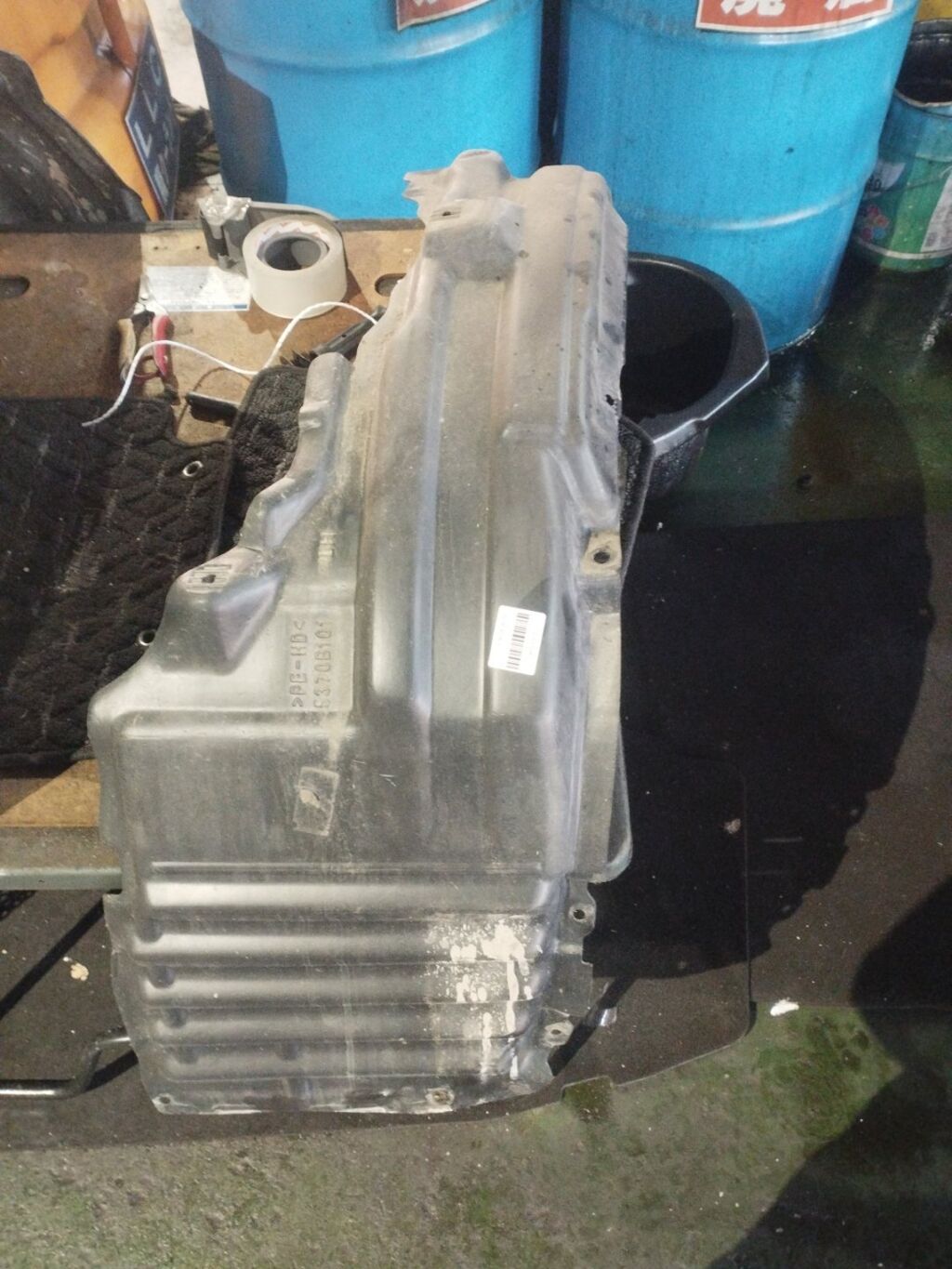 Подкрылок на Mitsubishi Galant Fortis CY4A 4B11 5370B101, Переднее Левое расположение