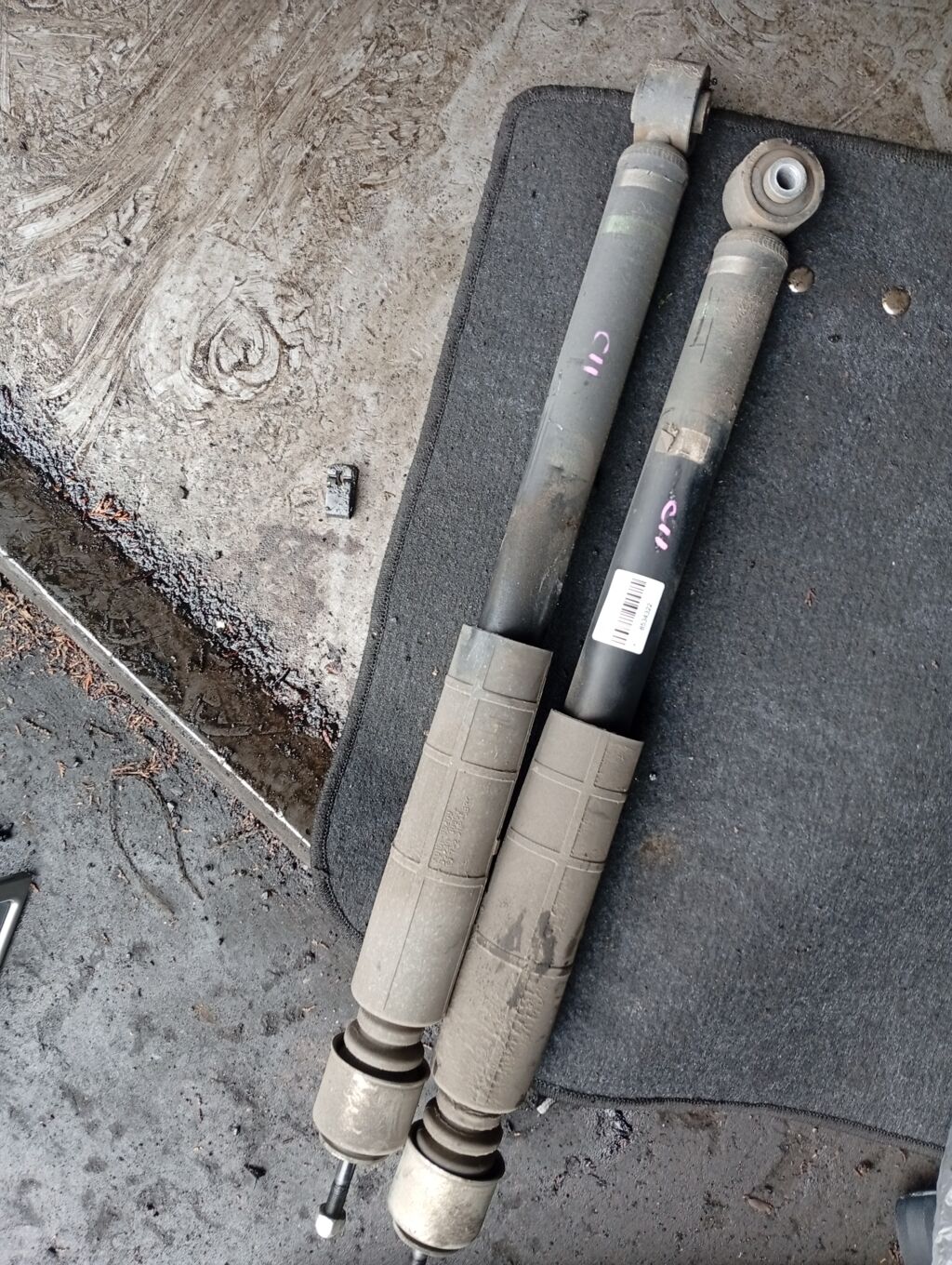 Амортизатор 19-213910, 27-K06-A, 314 858, 343465, 56200CV000, 56200CV00A, 56200CV00B, 56200ED002, 56200ED05A, 56200ED502, 56200ED50A, 56200EE40A, 56200EE90B, 56200EU50A, 56200EU51A, 56200EU55A, 56200EU56A, 56200EW00A, 56200EW00C, 56200EW90D, 56210CV00B, 56210CV025, 56210CV225, 56210ED025, 56210ED50A, 56210EE90B, 56210EM30C, 56210EU51A, 56210ZN90A, CR-003-3413, CR-003-4180, CR-003R-Y12, CR9028, E6200ZN90A, E6200ZV90A, E6210CV00A, E6210CV00B, E6210ED00A, E6210ED05A, E6210EE40A, E6210EE90A, E6210EE90B, E6210EM01A, E6210EM10A, E6210EM20A, E6210EM30C, E6210EU50A, E6210EU51A, E6210EU55A, E6210EU56A, E6210EW00A, E6210EW00C, E6B10EE90B, NSF1061, SJ-003-3413, ST-003-3413, ST-003R-Y12 на Nissan Tiida C11 Фото 2