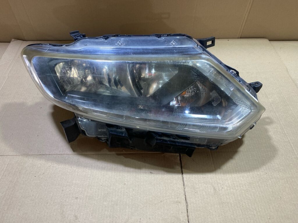 Фара на Nissan X-Trail T32 100-17940, Правое расположение