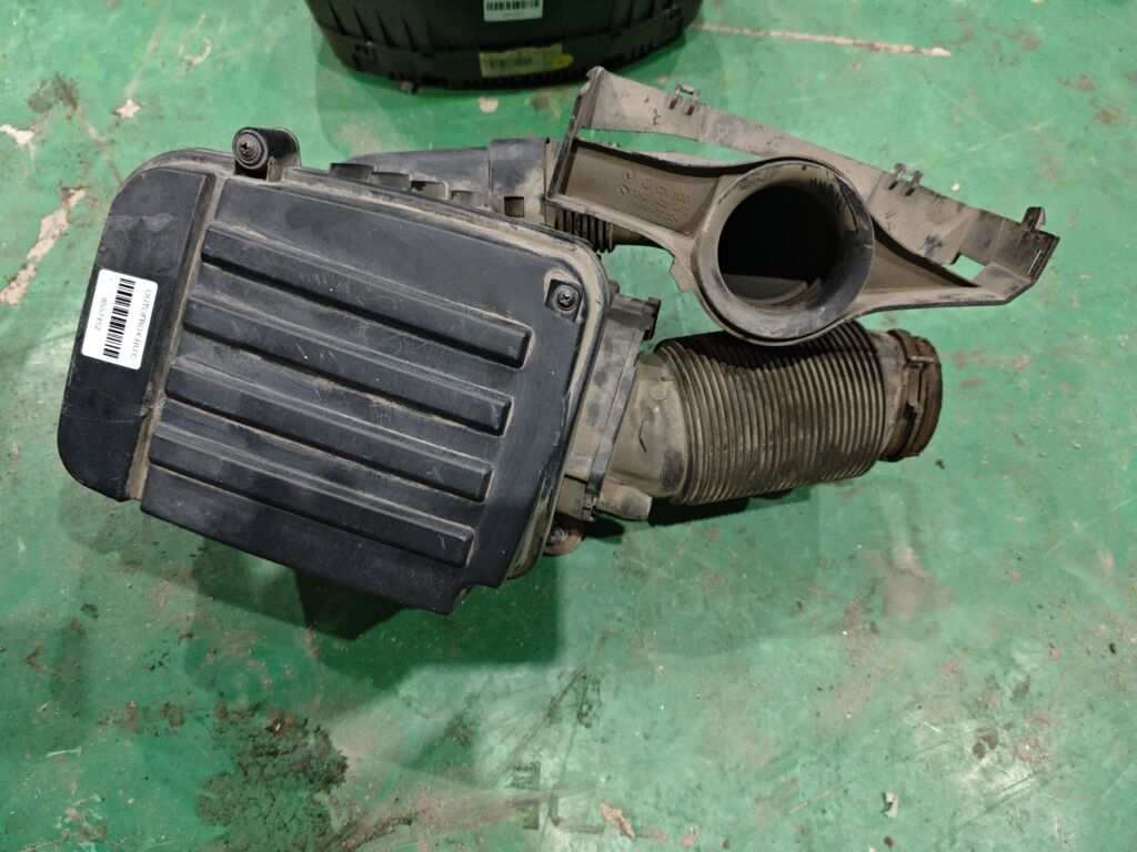 Корпус воздушного фильтра на Skoda Octavia A5 1Z CAXA 1KD129607E  1KD129618  1KDS05962  1KD129684A