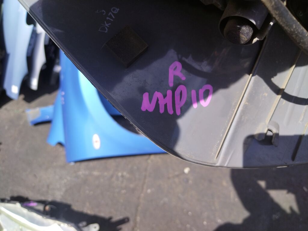 Стоп на Toyota Aqua NHP10 52-252, Правое расположение