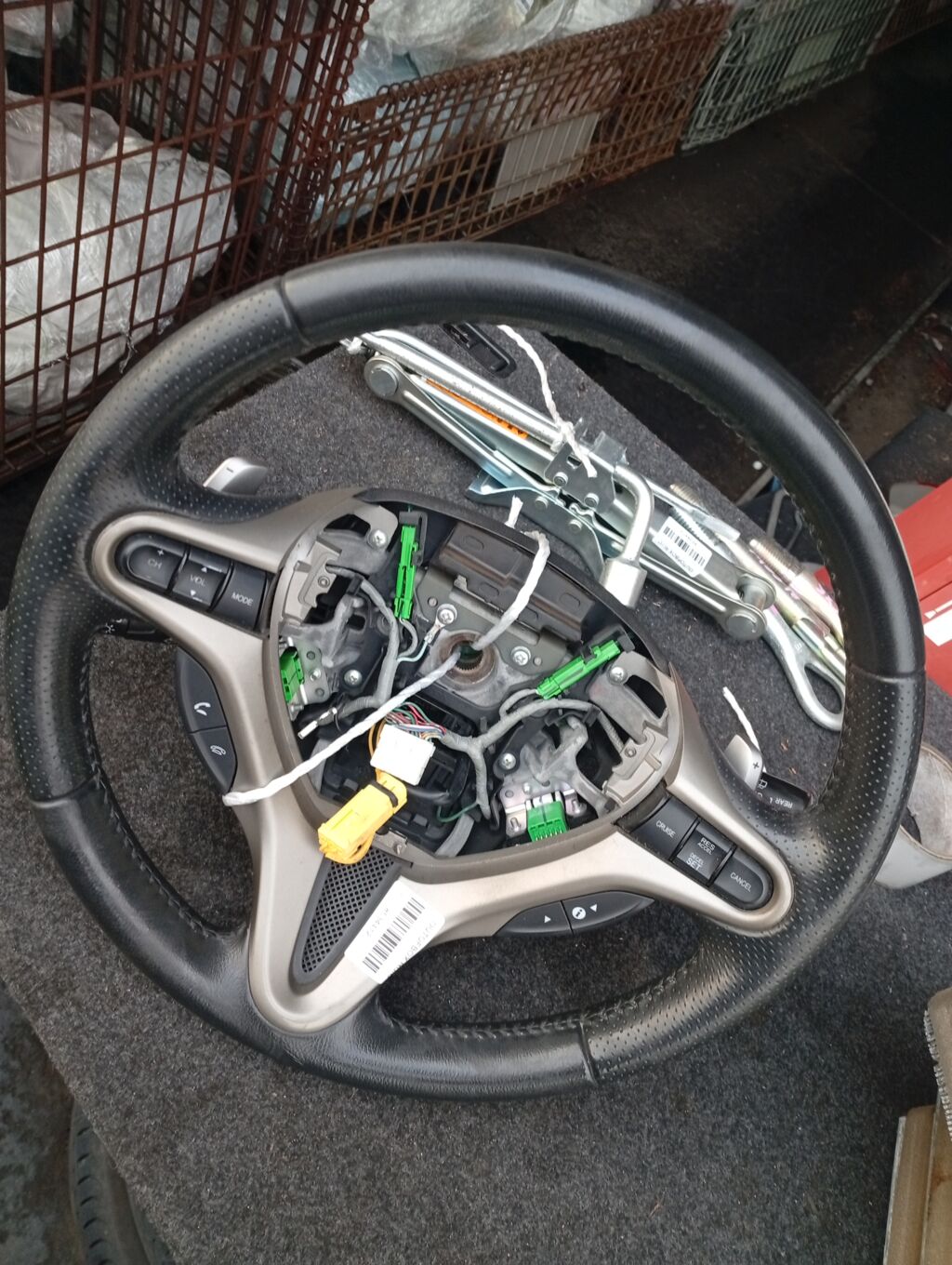 Руль на Honda Fit Hybrid GP1