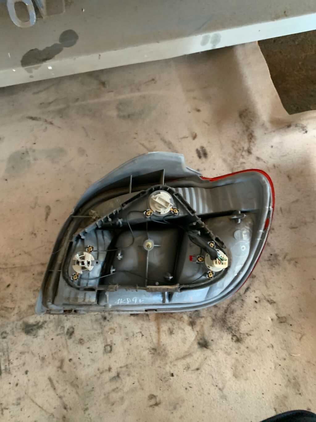 Стоп на Toyota Vitz SCP10 52-004, Левое расположение